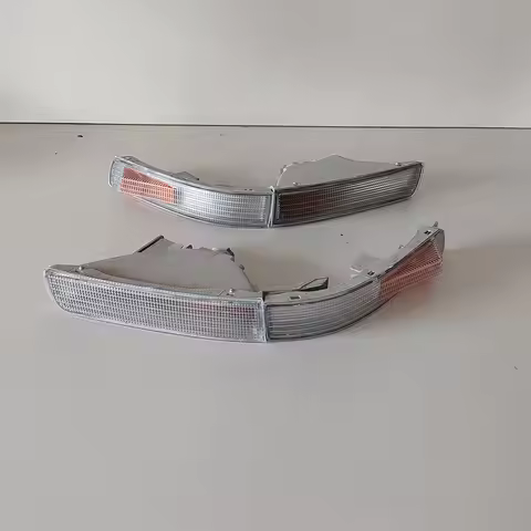 A pair Car Front Turn Signal Light Corrner Lamp For Toyota Crown JZS141 JZS143 UZS145 UZS147 JZS149 