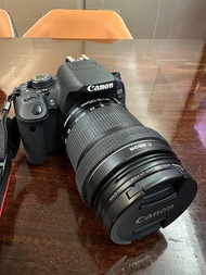 Canon EOS 700D 數碼單反相機 連 EF-S 18-135mm f/3.5-5.6 IS STM鏡頭套裝
