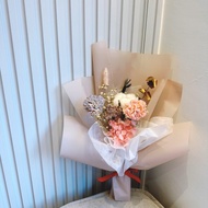 母親節大花束。母親節花束。花束。康乃馨。母親節花禮