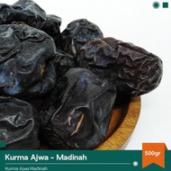 ada KURMA AJWA MADINAH PREMIUM 1KG / KURMA AJWA MADINAH / AJWA MADINAH