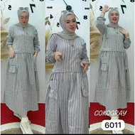 korina midi dress motif garis saku depan