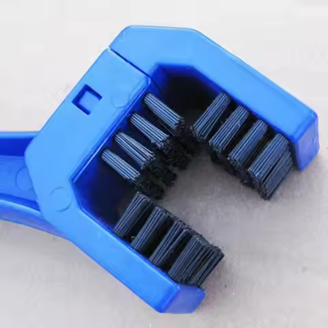 Motorcycle accessories bicycle sprocket wheel cleaning brush for TRIUMRH DAYTONA 600 650 675 675 R 9