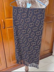 FENDI  雙面滿logo圍巾