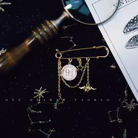 New Harry Potter movies, 943 station numbers, brooches, backpacks, clothing accessories, Christmas g