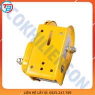 Self-locking hand winch 2600LBS, hand winch with pulling capacity 1180kg, lifting load 400kg with ho