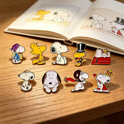 9pcs Snoopy & Woodstock Brooch Set Classic Cartoon Character Pins Collectible Accessories for Fans K