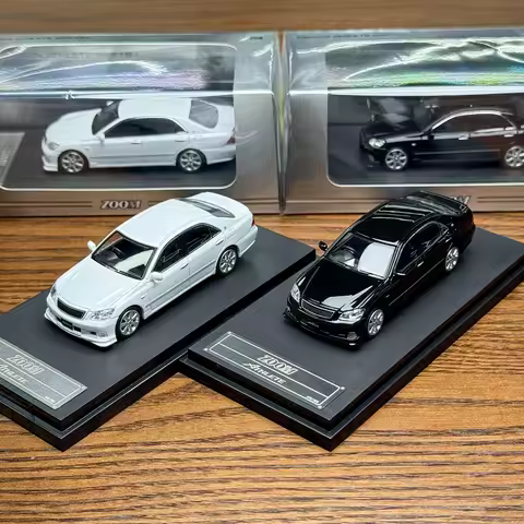 Zoom 1:64 Athlete GRS184 12 resin model cars