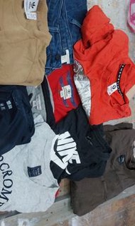 已賣出。超佛心古着店。20件衣服包含nike adidas a&f tommy hilfiger uniqlo aape converse polo RL一起賣1000免費含運