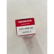 Genuine HONDA Spark Plug Model Forza300/Forza350/PCX160/XMAX300/ Code 31917-K0R-V01 HT-LMAR8L-9 Cent