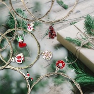 銀珠手鍊 紅針葉樹 粉色雪花 拐杖糖 桂冠花環 聖誕老人雪靴雪人