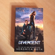 Novel : Divergent