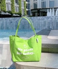 “No plans for today canvas tote bag” (LIME)