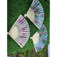 12 Pcs Kipas Tangan Doorgirft Kipas /Kipas Tangan Lipat Wedding Doorgirft Hand Fan.
