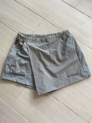 Adidas terrex 運動裙褲