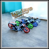 10CM Flat DRAG Motorcycle Miniature Toy