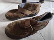 #山系日版、美國凉鞋名牌chaco 毛毛料便服短boot