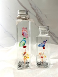 翩翩飛舞浮游花