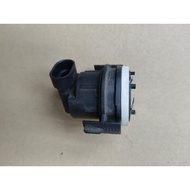 BMW E46 SEDAN COUPE 3 SERIES FRONT GENUINE HEADLIGHT HEADLAMP BULB SOCKET