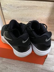 Nike Hyperattack 排球鞋