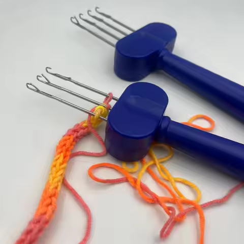 3/4 Latch Hook Yarn Crochet Hook Knitting Tool Plastic Portable Rope Braiding Tools Ergonomic Grip C