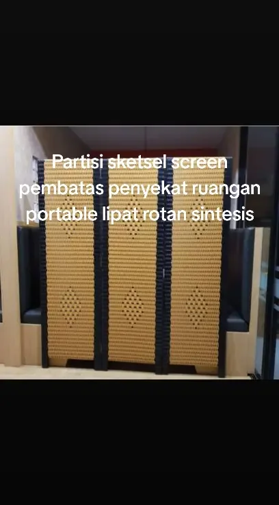 Sketsel partisi screen pembatas penyekat ruangan lipat portable rotan sintesis 3 daun pintu ukuran 1