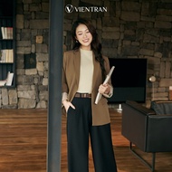Áo blazer nữ hai lớp xẻ lưng phối kẻ VIEN TRAN áo vest dáng suông công sở V65B23T010