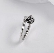 💕Chrome Hearts 平頭十字花釘子 文字戒 銀色 925銀 戒指