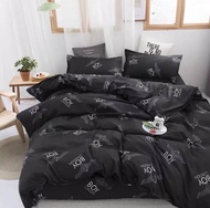 boy  london  ชุดผ้าปูที่นอน 5 ชิ้น ขนาด 6/5.5/5/3.5/3 ฟุต พร้อมผ้านวมหนา 6 ฟุต สีดำ ลายบอยลอนดอน  Bo