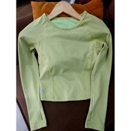 XYMIX FINGER HOLE LONGSLEEVE CROP INPAD BRA LIKE NEW CONDITIONS