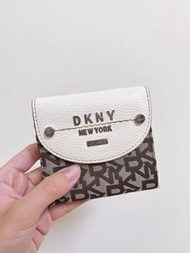 🌸皮夾🌸 DKNY 品牌短夾 老花  三折短夾 拼色 名牌皮包 皮夾 正品