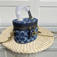 全新🌸COACH盒子包香布雷化妝包迷你女包CT097單肩斜背包（香港發貨）