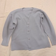 Homme Plisse V領鈕扣開襟衫