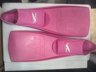 全新GULL MEW 潛水蛙鞋,腳底位有變黑色平價賣出