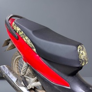 2-layer saddle with gold foam, 3D saddle leather, sewn into a carp, installed with Wave 50/100/110, 