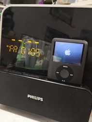 多功能Philips 座枱鐘iPod docking鬧鐘 收音機