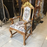 เก้าอี้หลุยส์ไม้สักทอง สูง112 ซม. เก้าอี้ประธาน เก้าอี้รับรอง เก้าอี้ไม้สัก เก้าอี้รับแขกหลุยส์มีที่ท้าวแขน ผนักพิงลายไทยสีทองสวยงาม