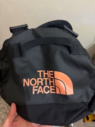 【The North Face】防水耐磨背提兩用旅行袋