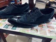 尖頭皮鞋 英倫紳士風 極度尖頭牛津花😁 （44-45號）臺灣很難買到 UP防水材質 保存良好 價格可議😄