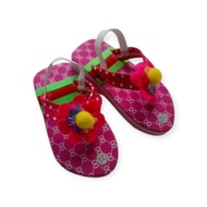 Baby girl's sandals with GC floral motif