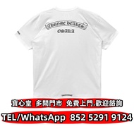 Chrome Hearts 大阪限定捲軸標籤 白色短袖T恤 鉻心 克羅心 首飾 金飾 銀飾銀器 牛仔褲 T恤 皮衣 衛衣 外套 手袋 銀包 背包 皮帶 錶鍊 鑰匙扣 煙盒 火機 戒指 耳環 手鏈 手串