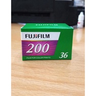 Fujifilm Fujicolor C200 / 200 ISO 200 36exp 35mm negative film Original
