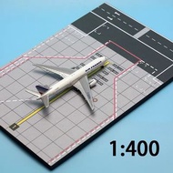 飛機模型 aircraft model 1:400 停機坪 Apron Parking Bay Stand 航空 airlines 機場 airport 木質 wood
