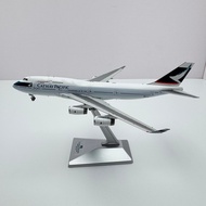 YY Wings 1/400 Cathay Pacific Airlines B747-400 B-HUJ Alloy Airliner Model