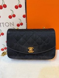 香奈兒/Chanel  18.5cm 黑色vintage雕花鏈mini戴妃包 95新  便宜出