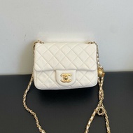 Chanel香奈兒 Classic Flap白色金球方胖子 30開有卡