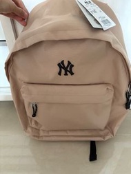 「全新包智能櫃」MLB背包