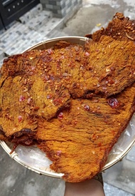 1 Kg KHÔ BÒ MIẾNG LỚN Myna 100% bò  ( tặng kèm bánh tráng)