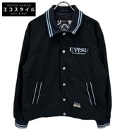 EVISU แจ็คเก็ตโค้ทลายทางทรงเรกูลาร์ฟิต ปักโลโก้สีดำและสโลแกน ไซส์ M (สินค้ามือสอง)