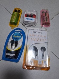 全新。SONY   Philips alwa 合作5個。耳機 罕有中古可以cd機 。合併  180港元