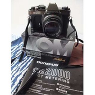 日本 OLYMPUS OM2000 Spotmeter 菲林相機連 50mm f1.8大光圈鏡頭 合手動／重曝 菲林的朋友！double exposure